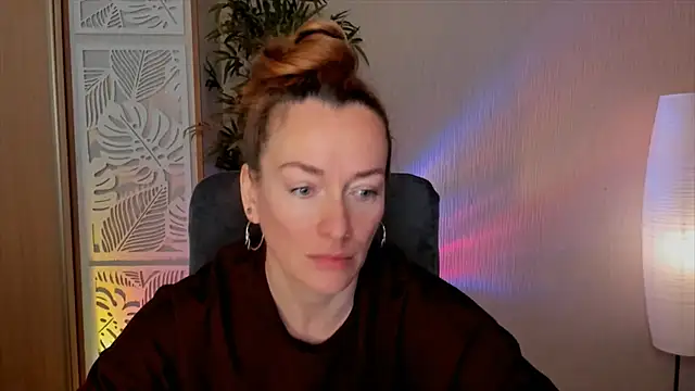 Snapshot of RebeccaMartinez chatting on May 2026 06:18:01 AM RebeccaMartinez online show from May 2026 06:18:01 AM
