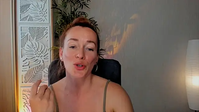 Snapshot of RebeccaMartinez chatting on June 2026 08:07:02 AM RebeccaMartinez online show from June 2026 08:07:02 AM