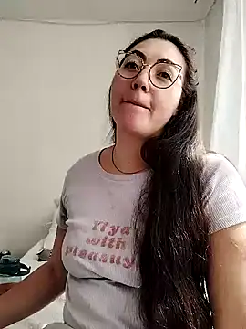 Snapshot of katha_steele_ chatting on January 2025 06:49:01 PM katha steele online show from January 2025 06:49:01 PM