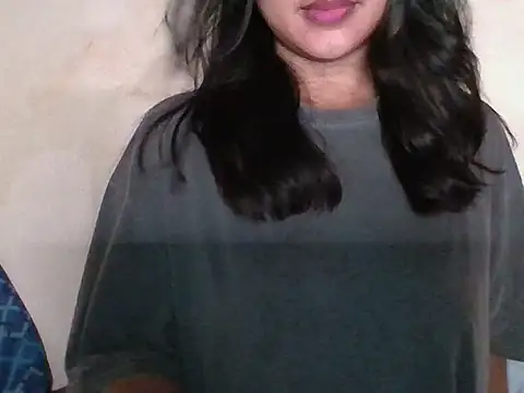 Snapshot of _smiling4u_ chatting on May 2026 06:57:02 PM smiling4u online show from May 2026 06:57:02 PM