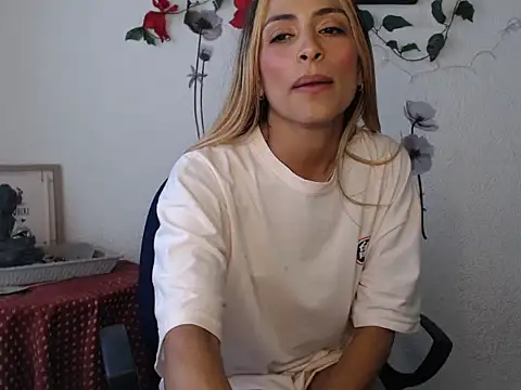 Liamiler01  online show from December 2024 03:52:01 PM