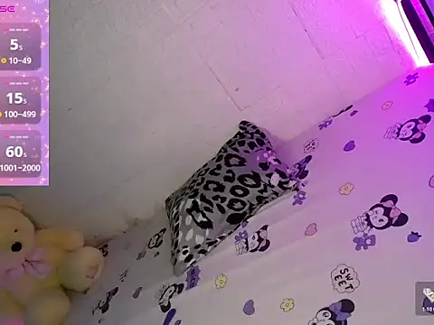 katie white online show from October 2025 08:26:02 AM