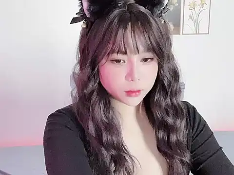   Lyly   online show from November 2025 01:27:02 AM