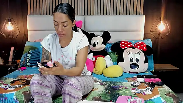 NiicolleMiller online show from February 2025 10:38:02 AM