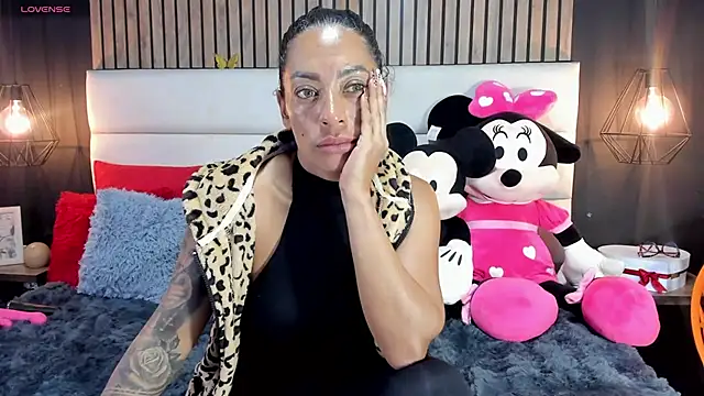 NiicolleMiller online show from March 2025 10:31:02 PM