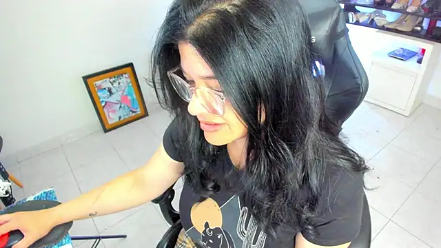 BellaFlaming online show from April 2026 11:18:02 AM