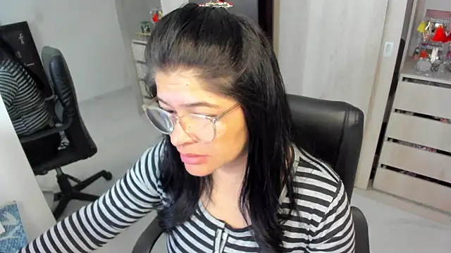 BellaFlaming online show from June 2026 11:27:02 AM