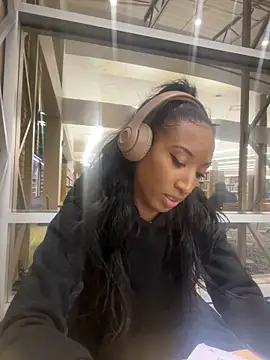 Snapshot of Iceblanca chatting on November 2025 12:21:01 AM Iceblanca online show from November 2025 12:21:01 AM