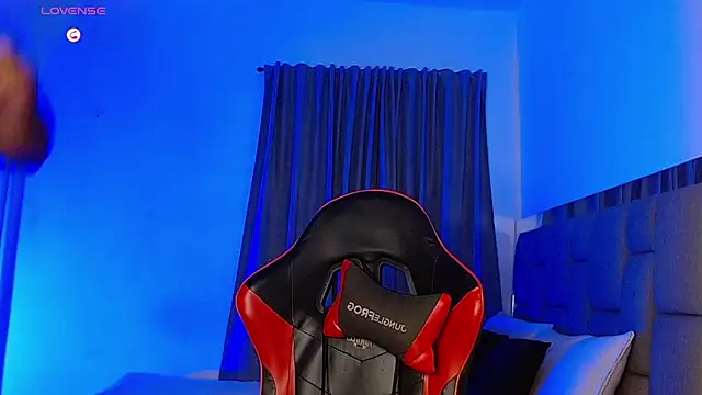 Snapshot of Christian_thor chatting on October 2025 04:32:02 AM Christian thor online show from October 2025 04:32:02 AM