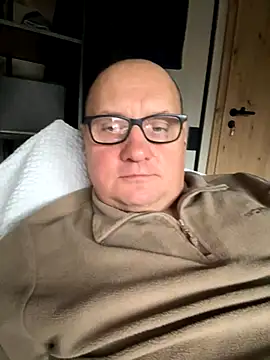 vanjbi45 online show from November 2025 09:40:01 AM