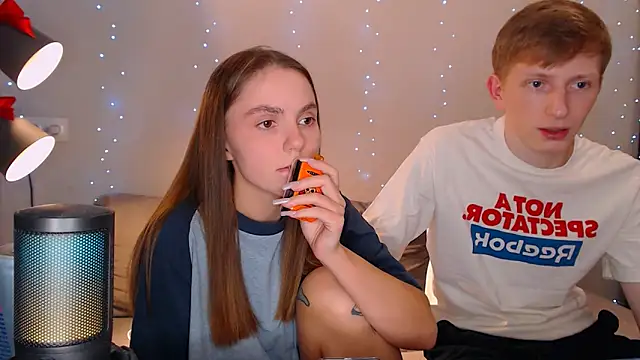 juliaanddima online show from December 2024 10:51:01 PM