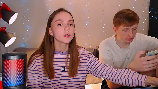 juliaanddima online show from December 2024 09:33:01 PM