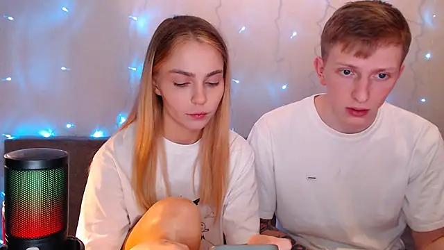 juliaanddima online show from September 2025 10:14:02 PM