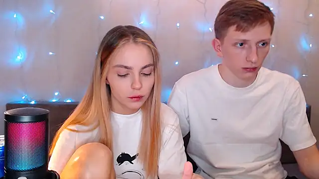 juliaanddima online show from October 2025 09:56:01 PM