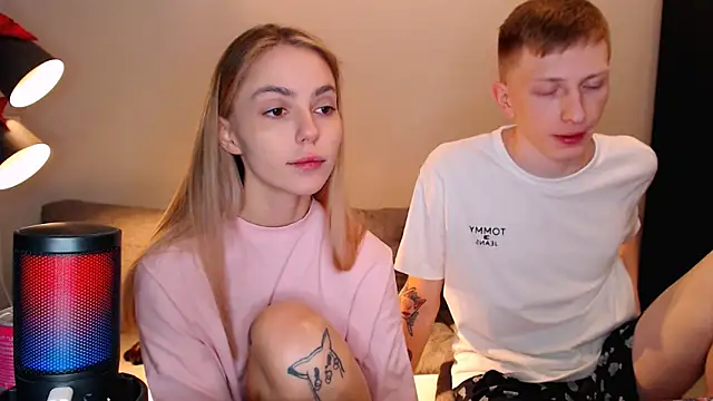 juliaanddima online show from October 2025 11:16:01 PM