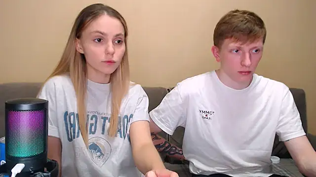 juliaanddima online show from February 2026 09:55:01 PM