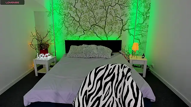 Linda EX online show from October 2025 05:58:02 AM