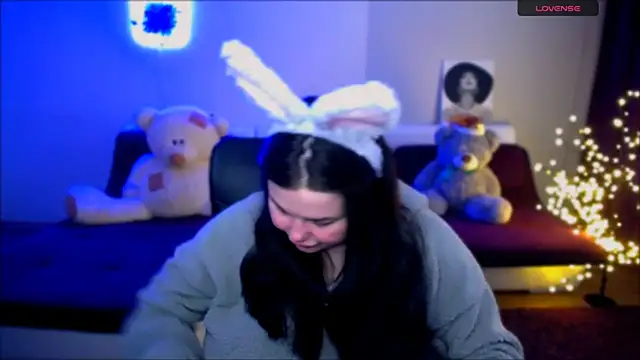 Emily Mo online show from December 2024 10:12:02 AM