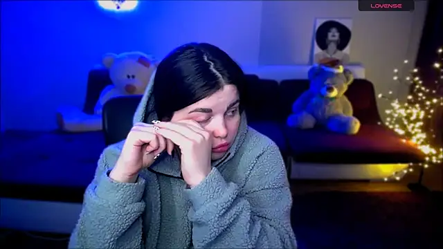 Emily Mo online show from December 2024 01:18:02 PM