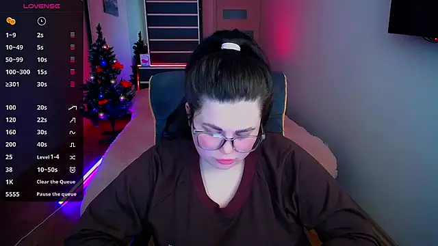 Emily Mo online show from December 2024 09:46:01 AM
