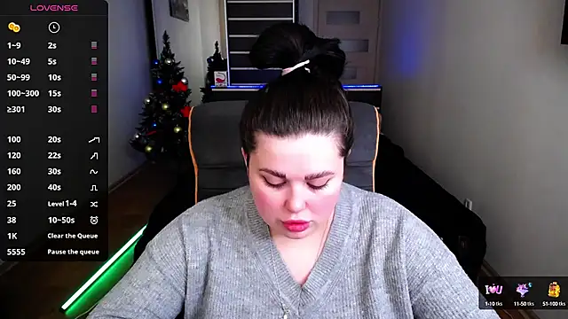 Emily Mo online show from December 2024 09:47:02 AM