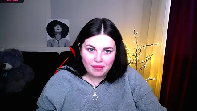 Emily Mo online show from February 2025 12:45:02 PM