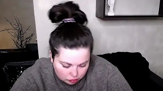 Emily Mo online show from November 2025 06:44:01 AM