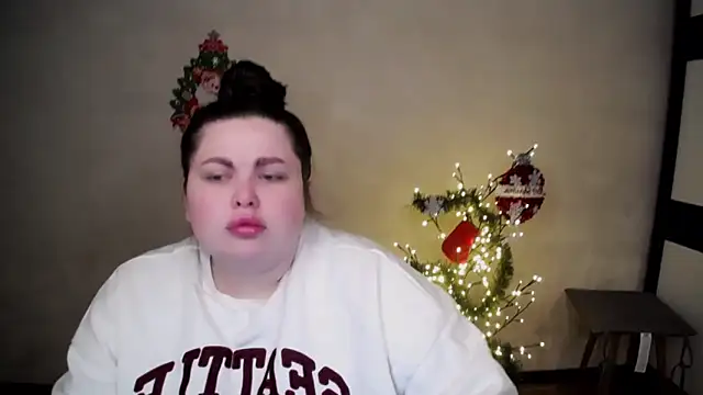 Emily Mo online show from December 2025 06:00:01 AM