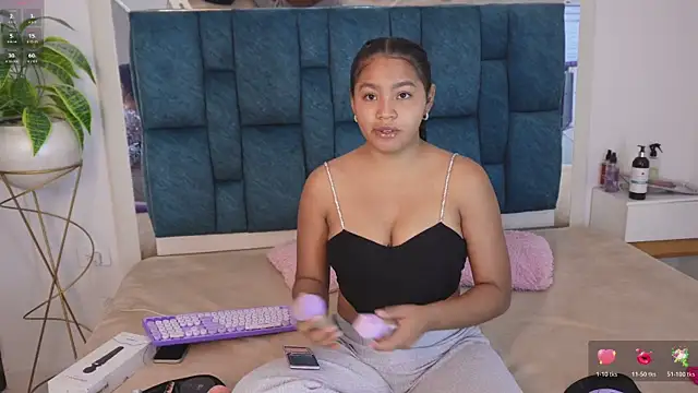 Anais aradia online show from March 2026 07:36:02 AM