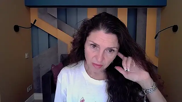 EllaLong online show from October 2025 11:30:01 AM