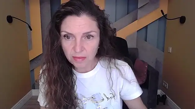 EllaLong online show from October 2025 11:31:02 AM