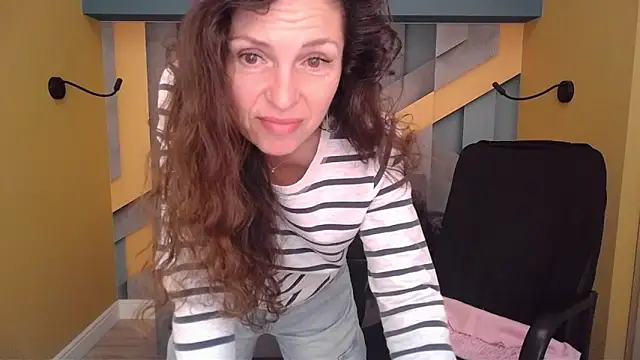 EllaLong online show from April 2026 11:30:02 AM