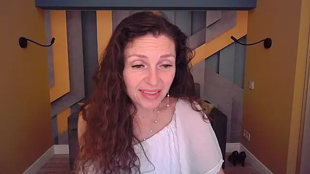 EllaLong online show from June 2026 02:33:01 PM