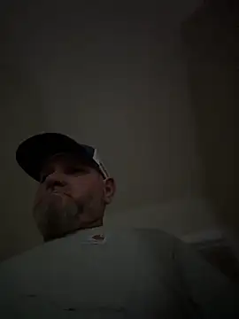 Snapshot of mrscum4u chatting on February 2025 01:35:02 PM mrscum4u online show from February 2025 01:35:02 PM