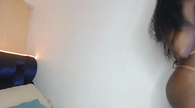 Snapshot of NaiaGils chatting on February 2025 03:28:02 PM NaiaGils online show from February 2025 03:28:02 PM