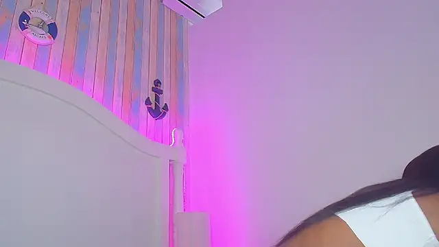 Snapshot of NaiaGils chatting on February 2025 06:47:02 PM NaiaGils online show from February 2025 06:47:02 PM