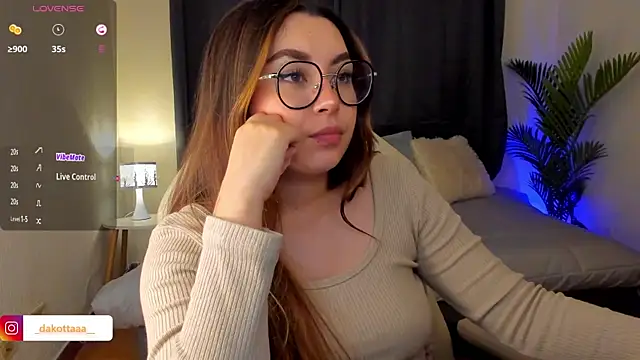 dakottaa  online show from October 2025 11:38:02 PM