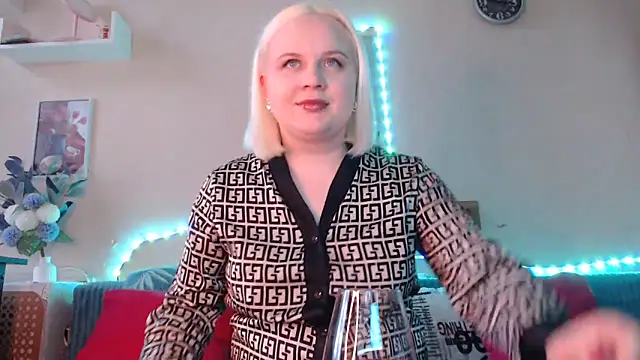 Snapshot of Karolina_love_ chatting on January 2025 12:05:02 PM Karolina love online show from January 2025 12:05:02 PM