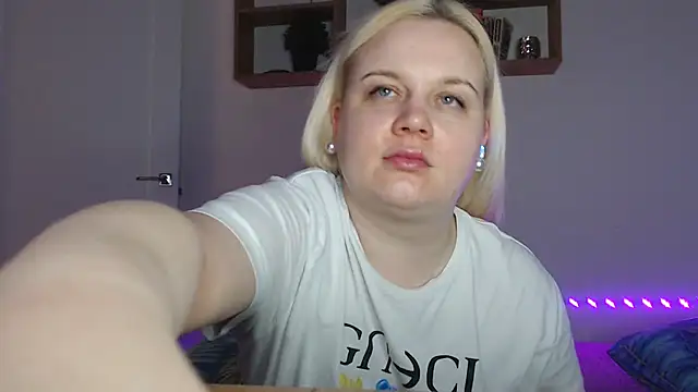 Karolina love  online show from February 2026 01:02:02 AM