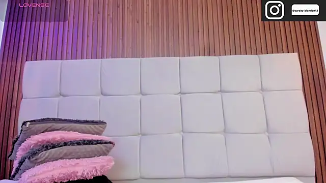 Saravy Blandon online show from November 2025 10:47:02 AM