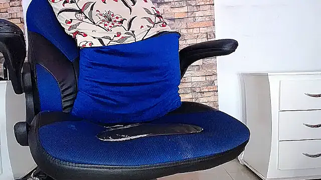 Jhons velez online show from October 2025 04:20:02 PM