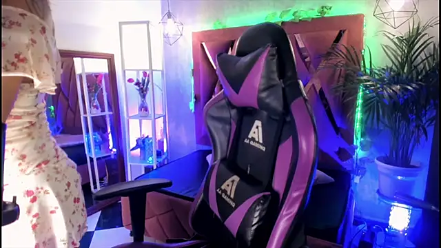 Megan inked online show from February 2025 03:50:01 AM