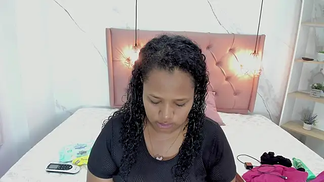 Belle Brunette online show from February 2025 09:32:01 PM