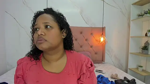 Snapshot of Belle_Brunette chatting on May 2026 12:02:01 PM Belle Brunette online show from May 2026 12:02:01 PM