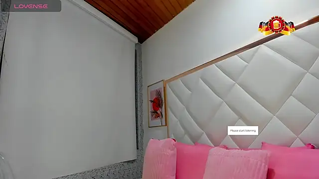 Snapshot of EmiliBonnie chatting on September 2025 10:37:02 PM EmiliBonnie online show from September 2025 10:37:02 PM