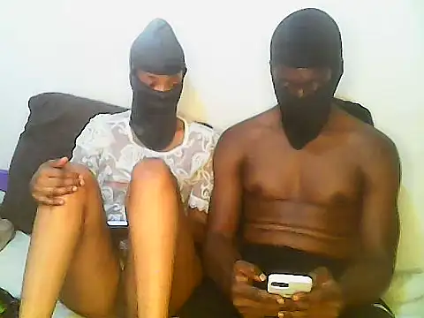 De maskedcouple online show from March 2026 10:34:02 PM