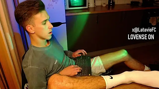 Midnighter  online show from September 2025 01:53:01 AM