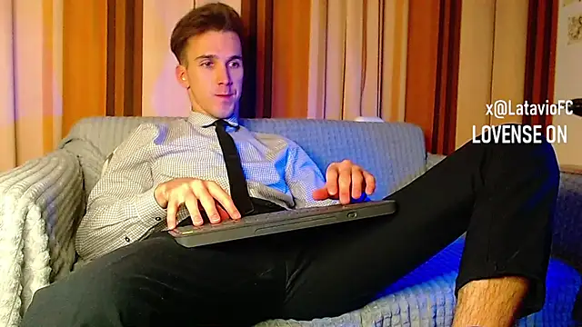 Midnighter  online show from November 2025 09:03:02 PM