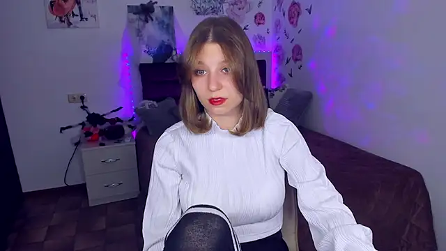 RinaMoore online show from November 2025 02:50:01 PM