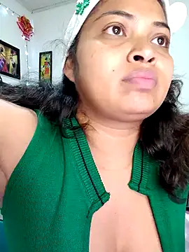 Snapshot of chalohott chatting on December 2024 10:34:02 PM chalohott online show from December 2024 10:34:02 PM